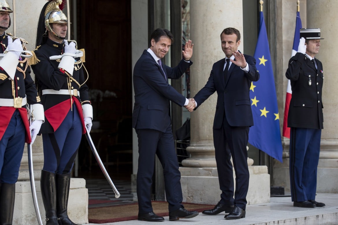 Macron firma la tregua con Conte, ma non con Salvini
