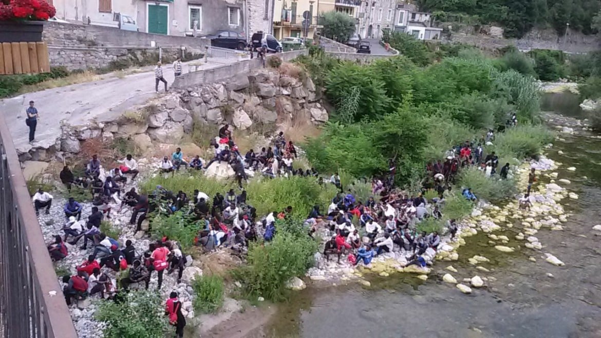 «Norme non applicate, e i migranti minorenni spariscono»