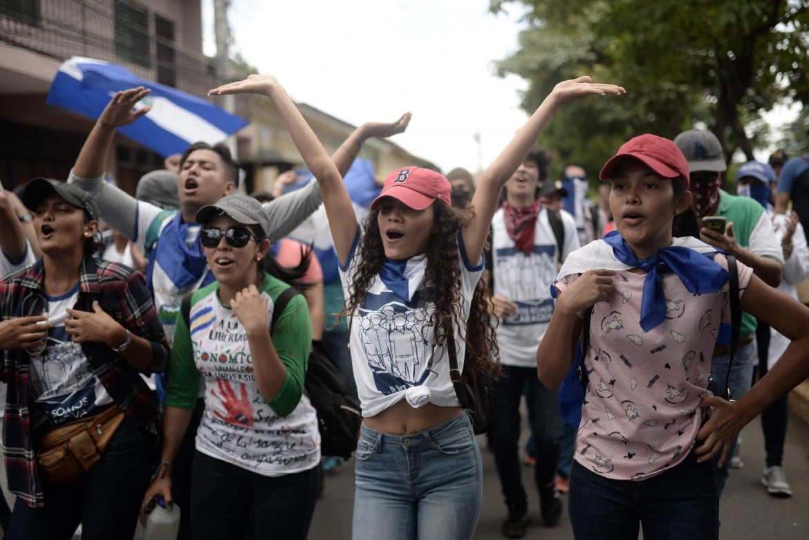 Dopo 300 morti, Ortega fa il duro: no al referendum