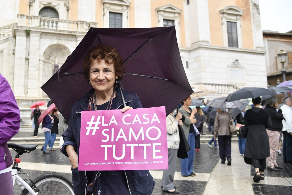 Il Comune di Roma dà il benservito alla Casa delle donne