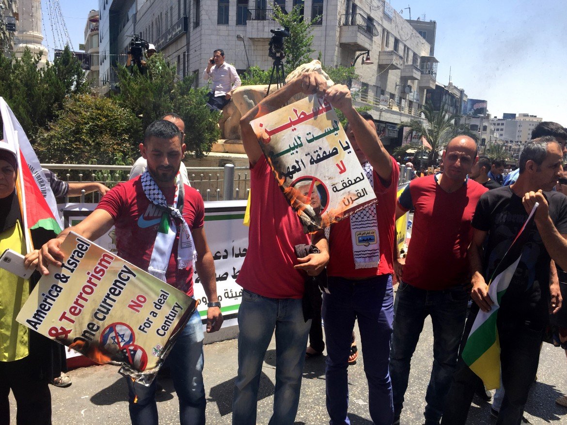 Partita la campagna palestinese contro il piano Trump