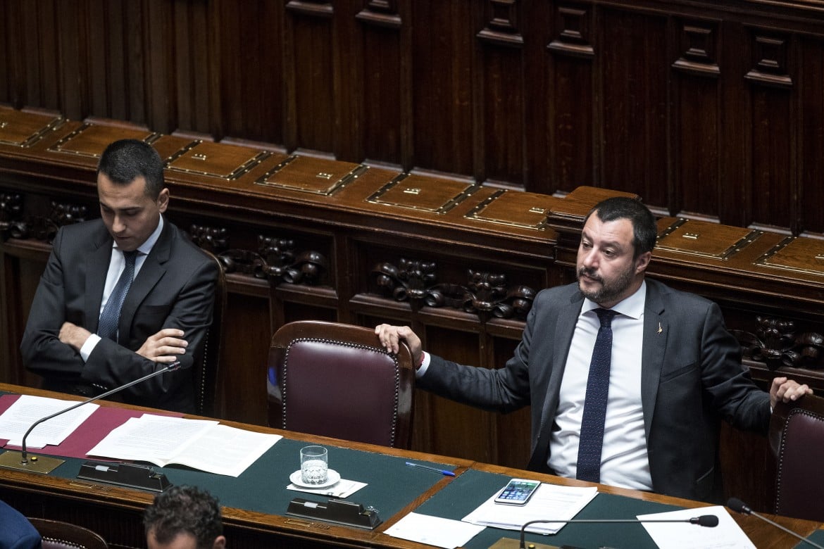 Di Maio e Salvini zittiscono il «collega». Ma la coperta è corta