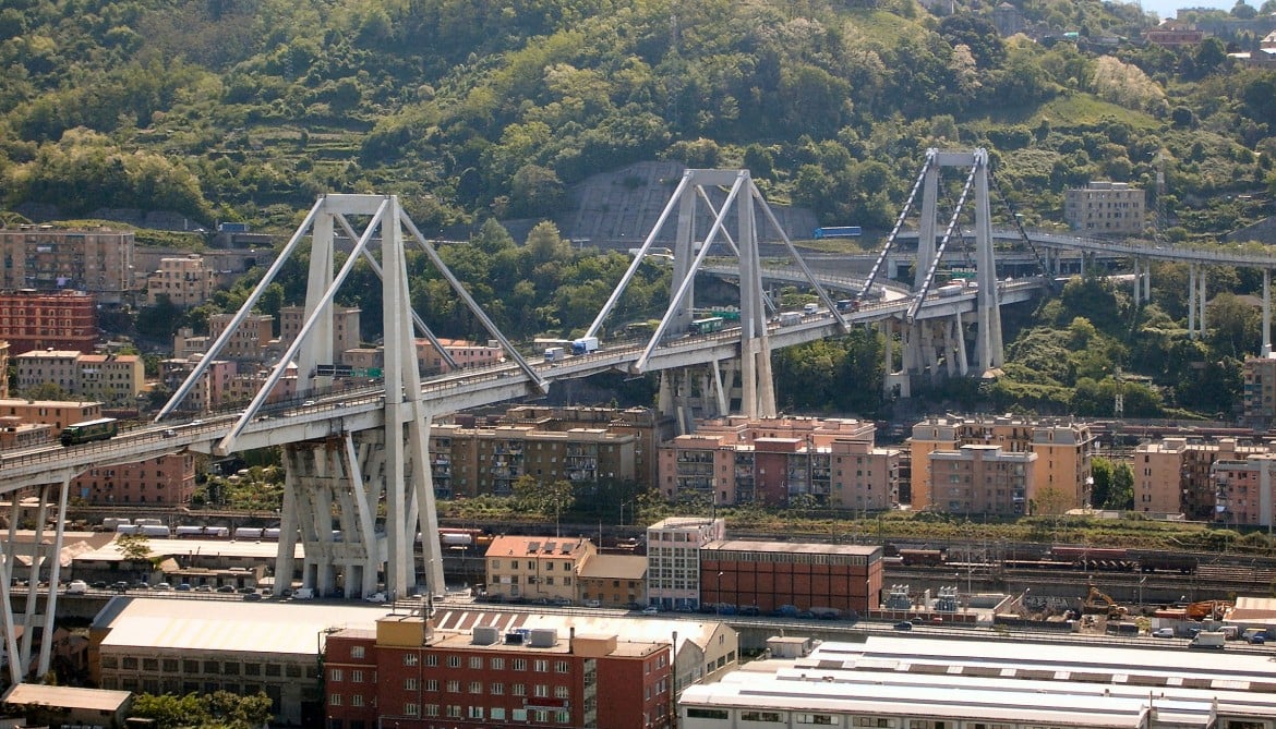 «Il ponte Morandi è arte, andrebbe conservato»