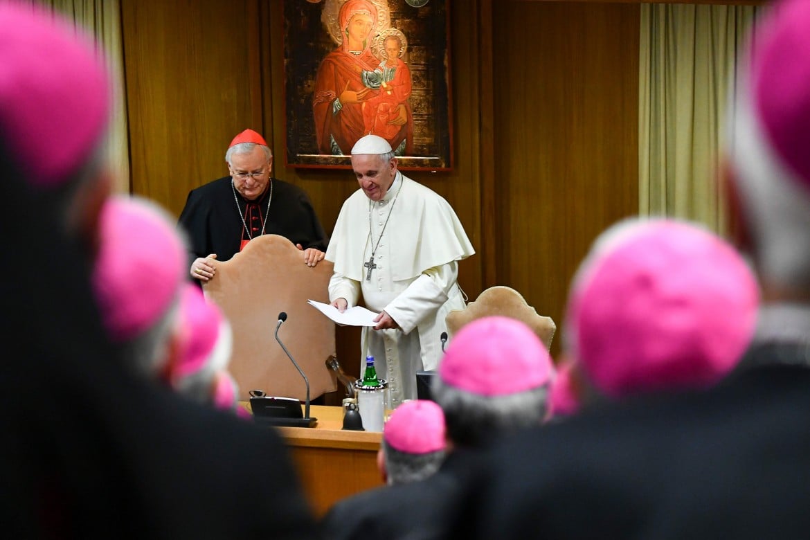 Il Papa denuncia: la Chiesa complice nei casi di pedofilia