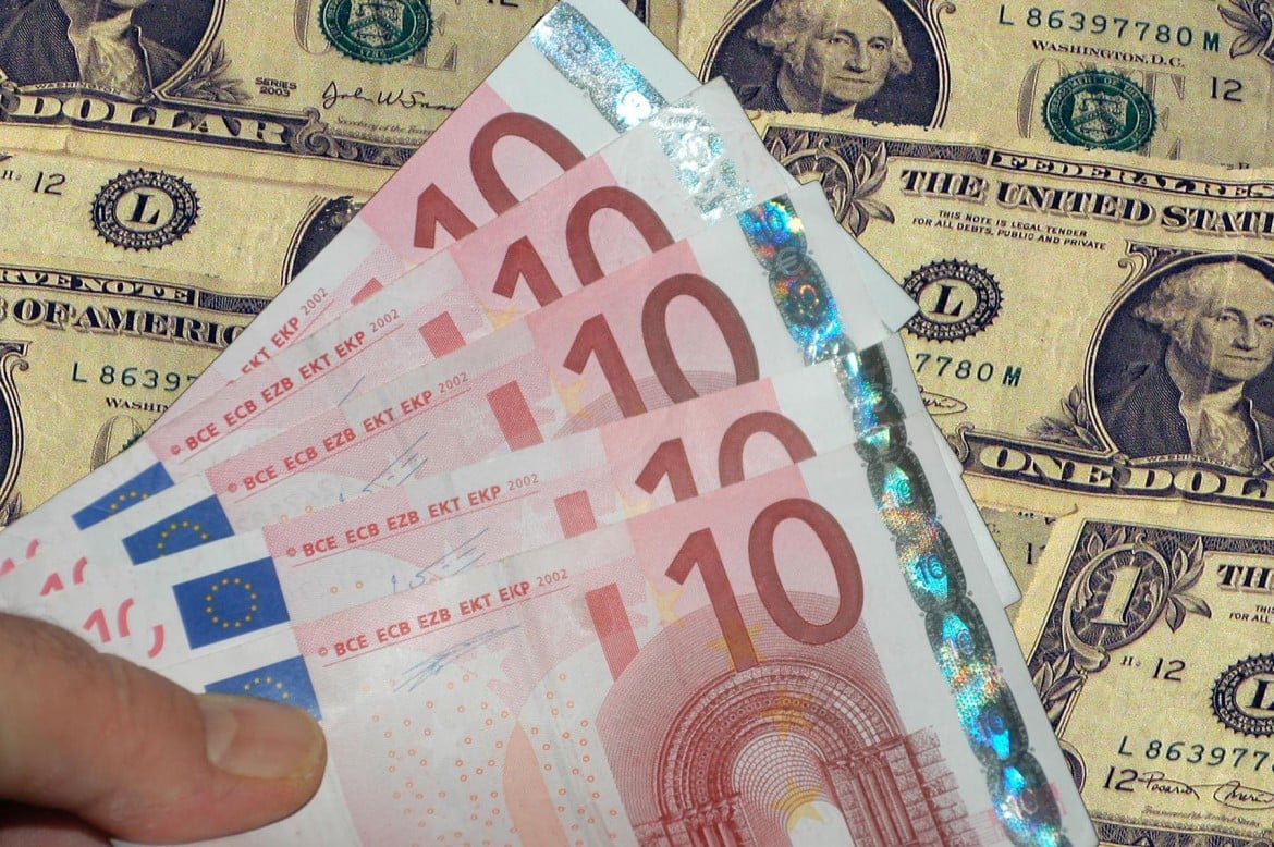 Transazioni internazionali, Mosca abbandona il dollaro