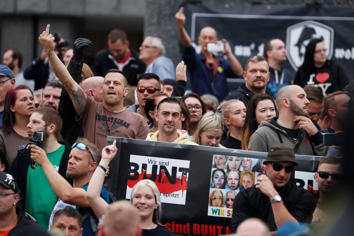 Germania, dopo il raid nazista l’ultra destra torna a invadere Chemnitz