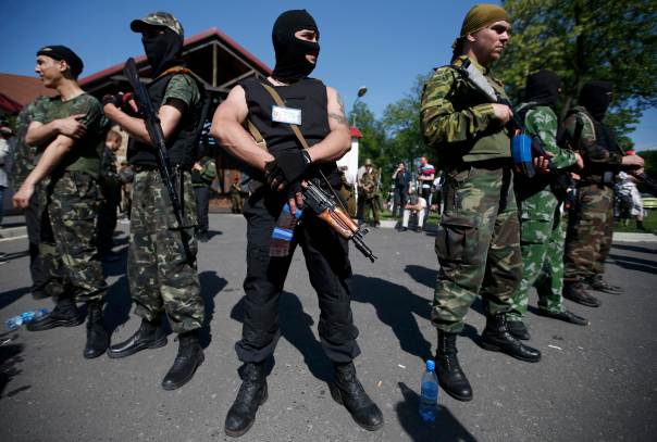 Smantellata rete di mercenari neonazisti italiani che combattono in Donbass