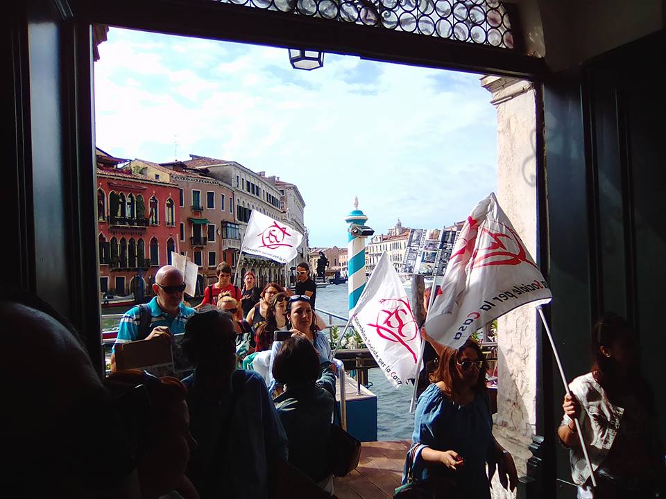«Non è un luna park», occupare a Venezia perché resti viva