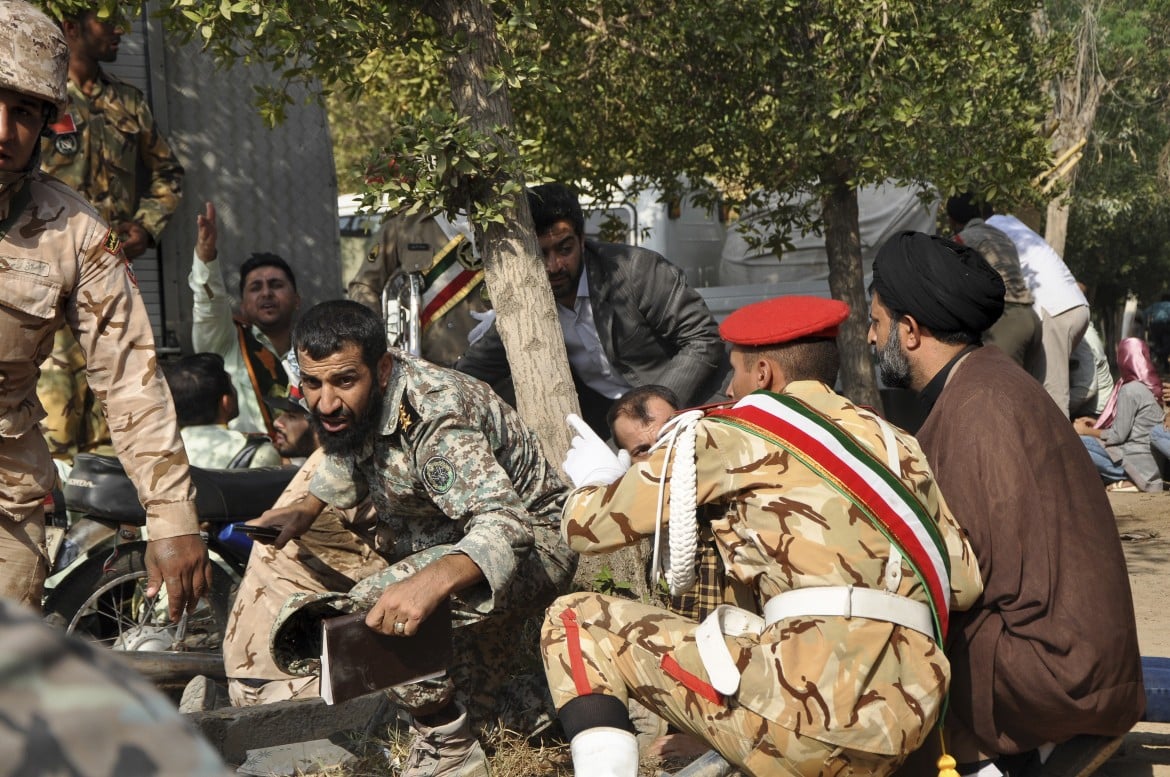 Iran, attentato ad Ahvaz alla parata militare, 31 morti