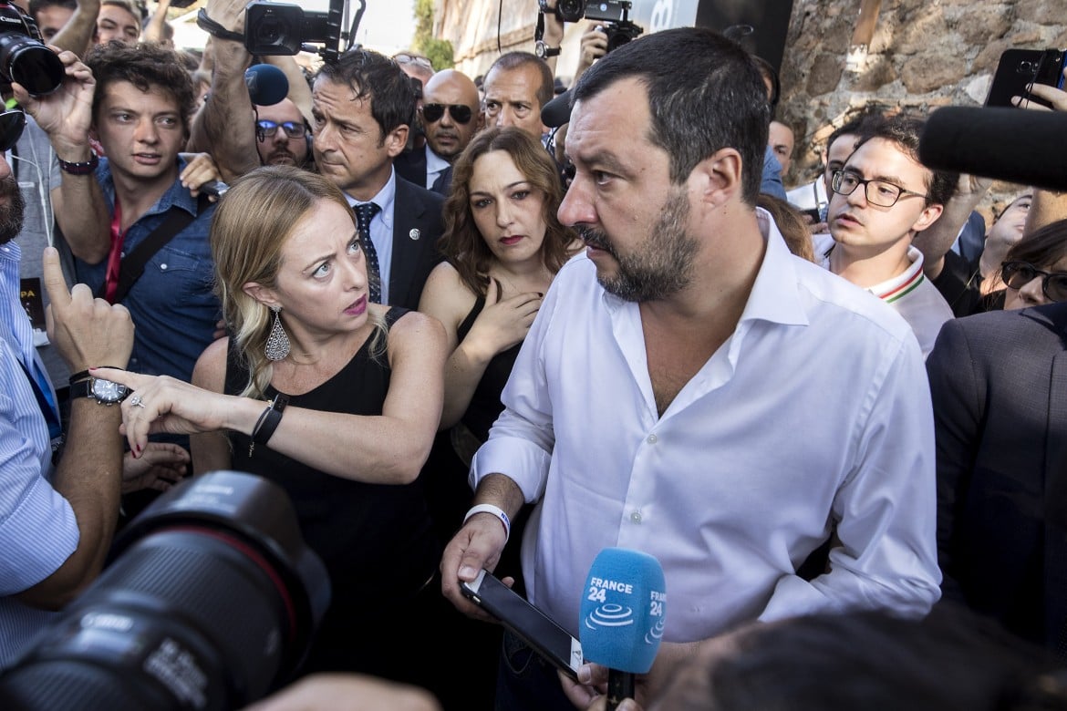 Salvini fa il pompiere: «Staremo nei vincoli e niente due forni»