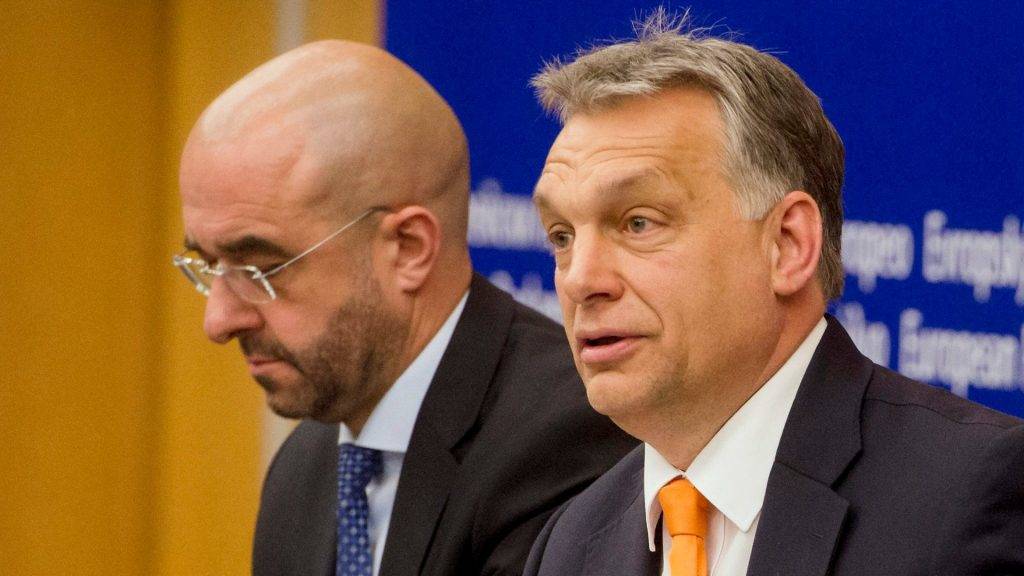 Orbán atteso a Strasburgo, «il Fidesz resta nel Ppe»