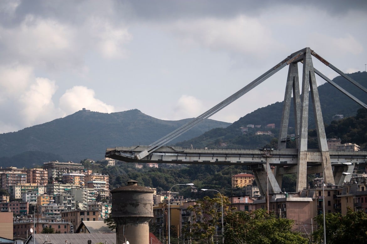 Crollo del Ponte Morandi, la procura chiede il rinvio a giudizio per 59 indagati