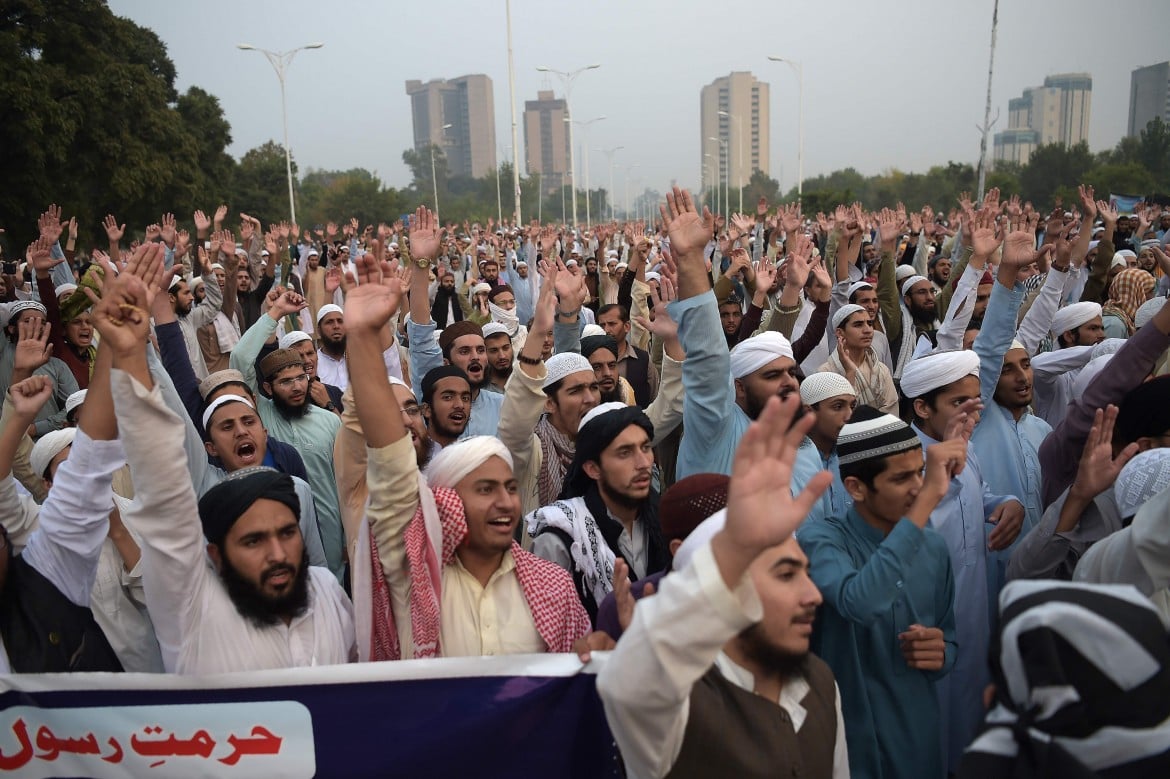 Il Pakistan non giustizierà Asia Bibi, l’ira degli islamisti