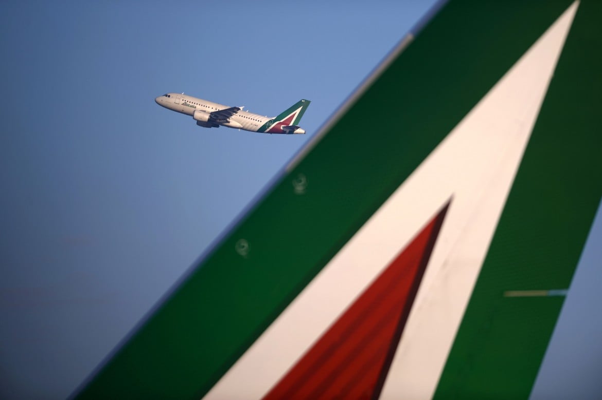 Alitalia semi-nazionalizzata con l’azzardo Fs
