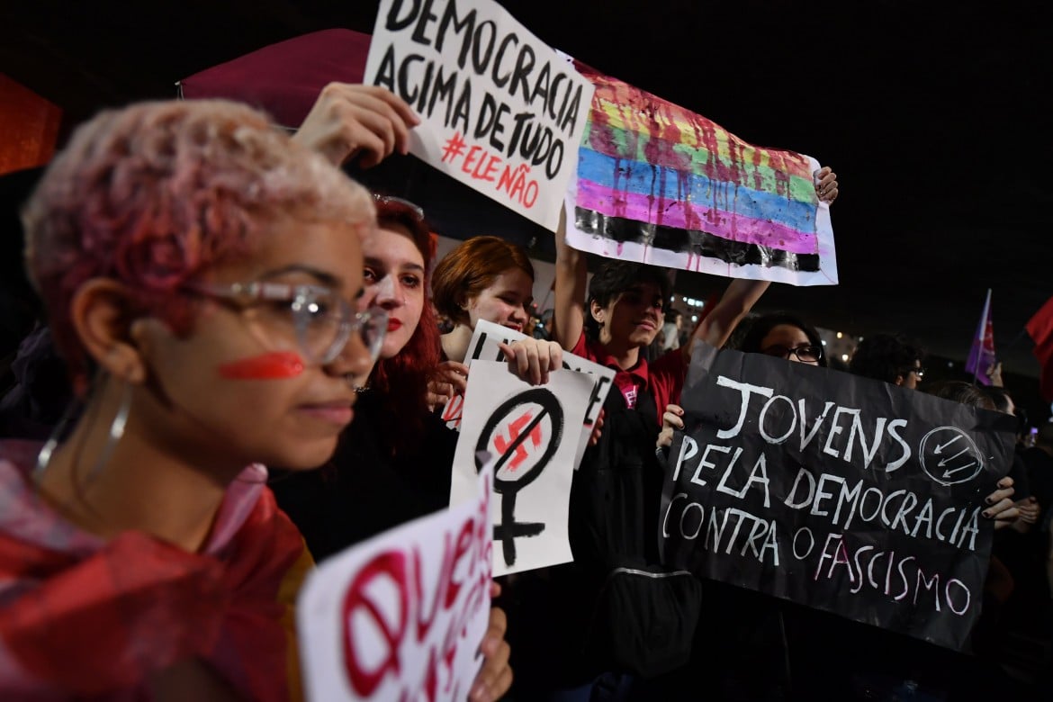 Fenomeno Bolsonaro, ma «il sistema che dice di voler combattere lo appoggia»