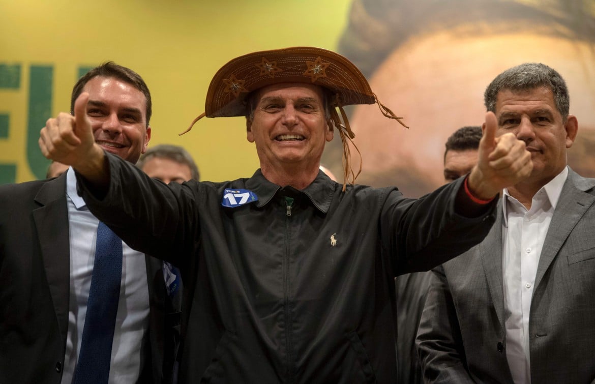 Bolsonaro, guerra lampo contro i «nemici»