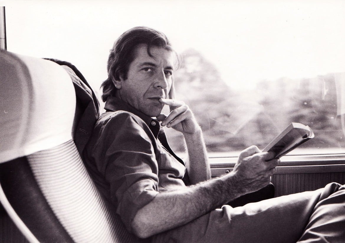 Leonard Cohen, inquilino della letteratura, un’analisi dei suoi testi, tra canzone e poesia