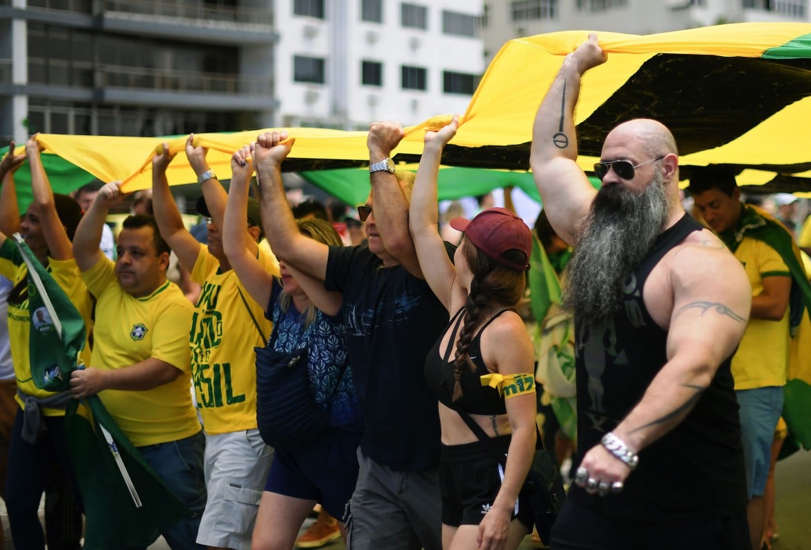 Bolsonaro a Lula: «Marcirai in galera»