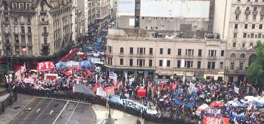 Proteste contro Fmi e crisi finanziaria in Argentina
