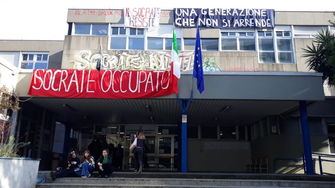 Manovra, studenti oggi cortei in 70 città: «Scuola e università vanno rifinanziate con 7 miliardi di euro»