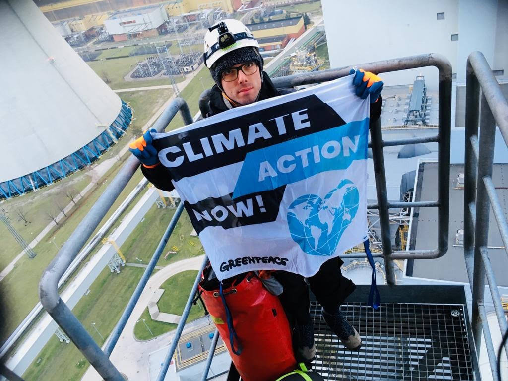 Climber no coke, Greenpeace scala la centrale di  Belchatow