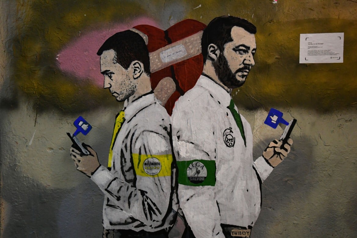 «La guerra dei social», murale a Milano dello street artist TvBoy