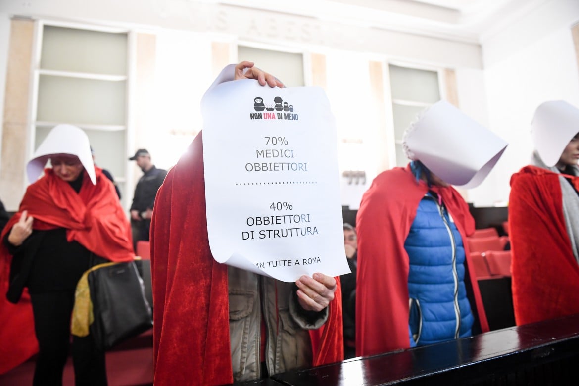 Strasburgo boccia l’Italia: «Aborto, discriminati donne e medici non obiettori»