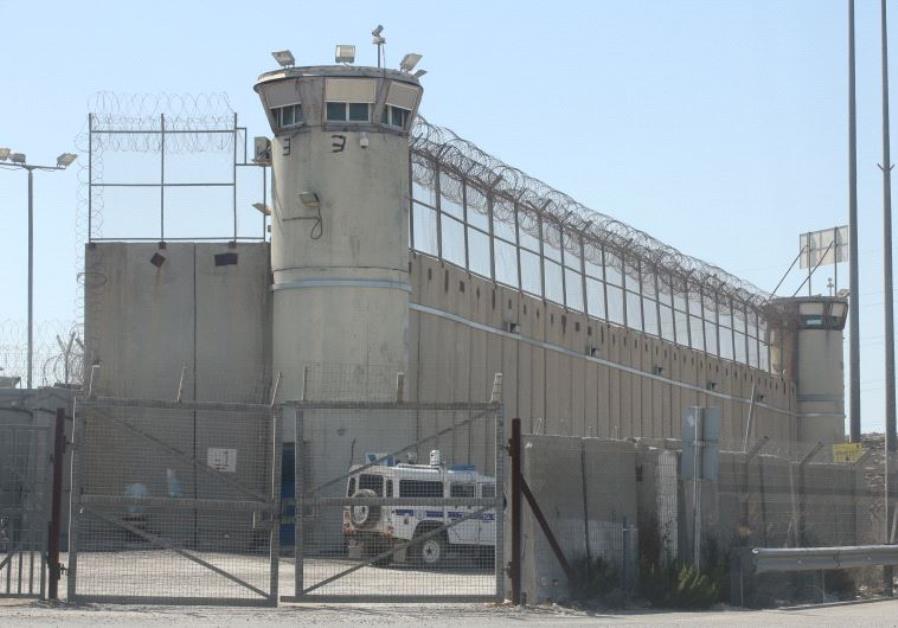 Sommossa ad Ofer, detenuti palestinesi contro misure Erdan