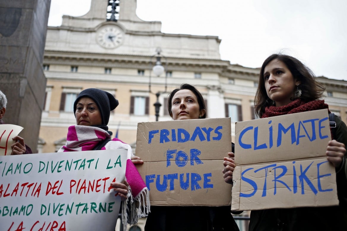 Il clima è cambiato: i giovani si prendono strade e piazze