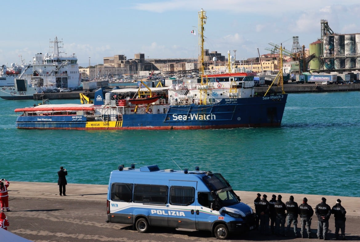 Sea Watch bloccata al porto di Catania: «Cercano pretesti»
