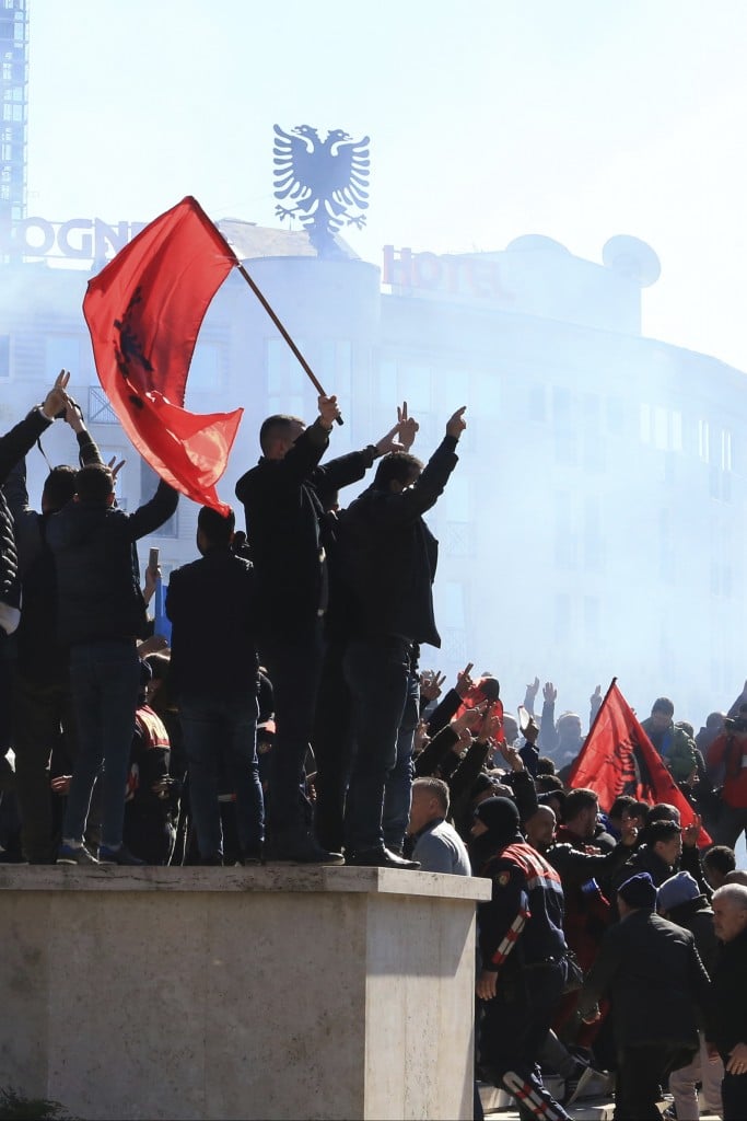 Scontri a Tirana, la destra organizza  la rivolta anti-Rama