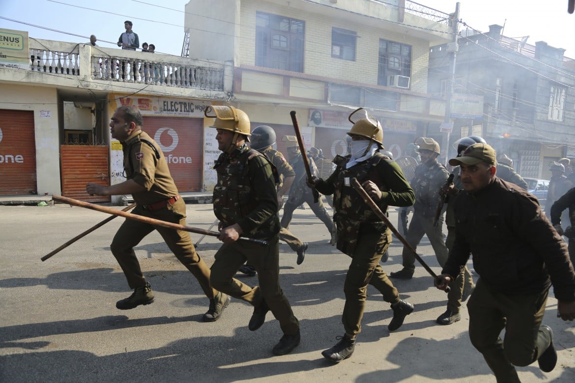Kashmir, altri 4 morti. Scambio di accuse tra India e Pakistan