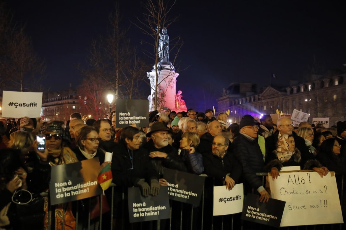 Antisemitismo, tutti in piazza. Macron promette mano dura