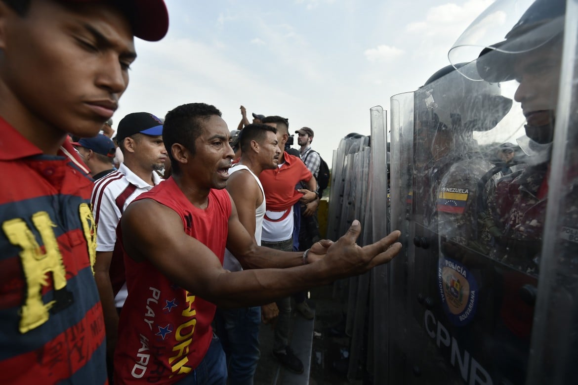 Venezuela di frontiera: ponti chiusi agli aiuti Usa ma aperti a quelli Onu