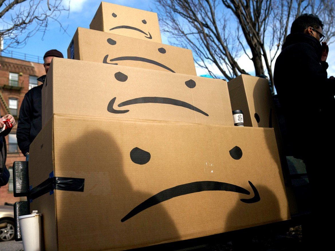 Amazon, 18 mila persone sono state licenziate via mail