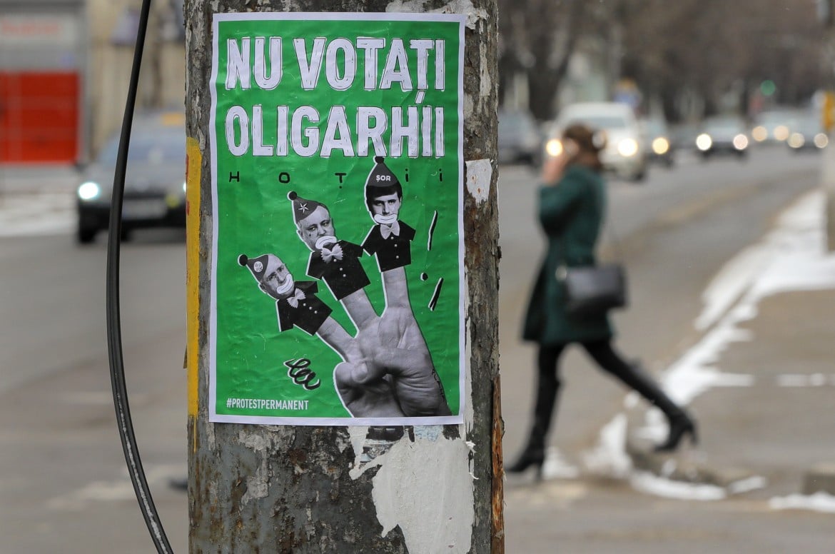 Moldavia oggi al voto, divisa tra i filo Putin e l’oligarca europeista