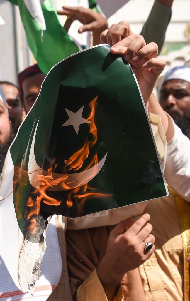 Strage di agenti in Kashmir, l’India accusa il Pakistan