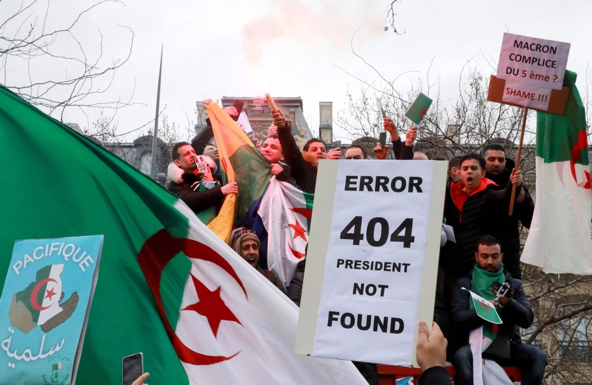 Bouteflika prova a calmare l’Algeria. Troppo poco e troppo tardi