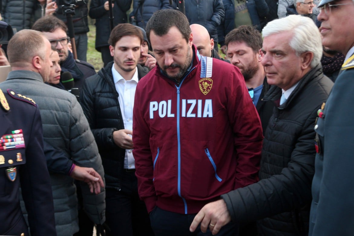 Omicidio a Roma, Salvini specula: colpa dei tagli