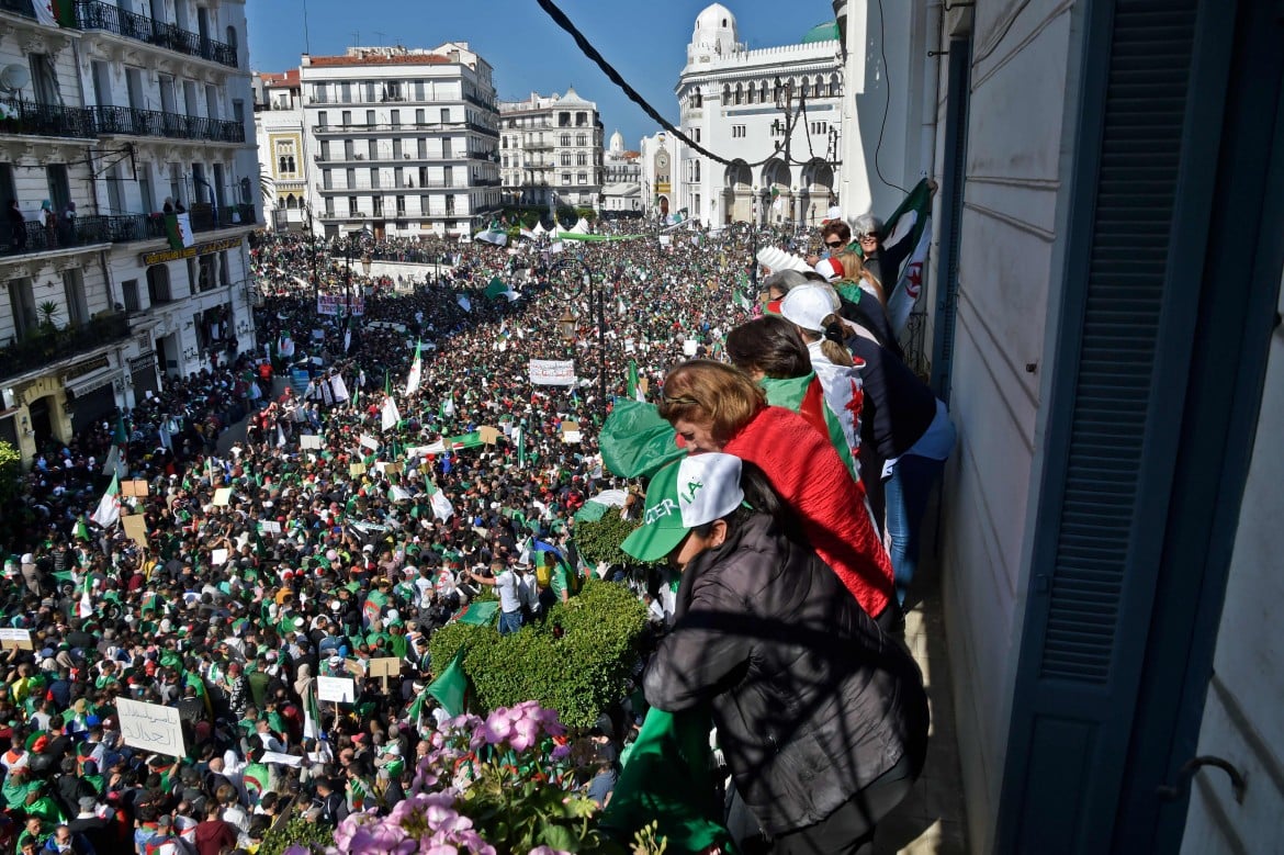 L’Algeria respinge i trucchi del «clan»