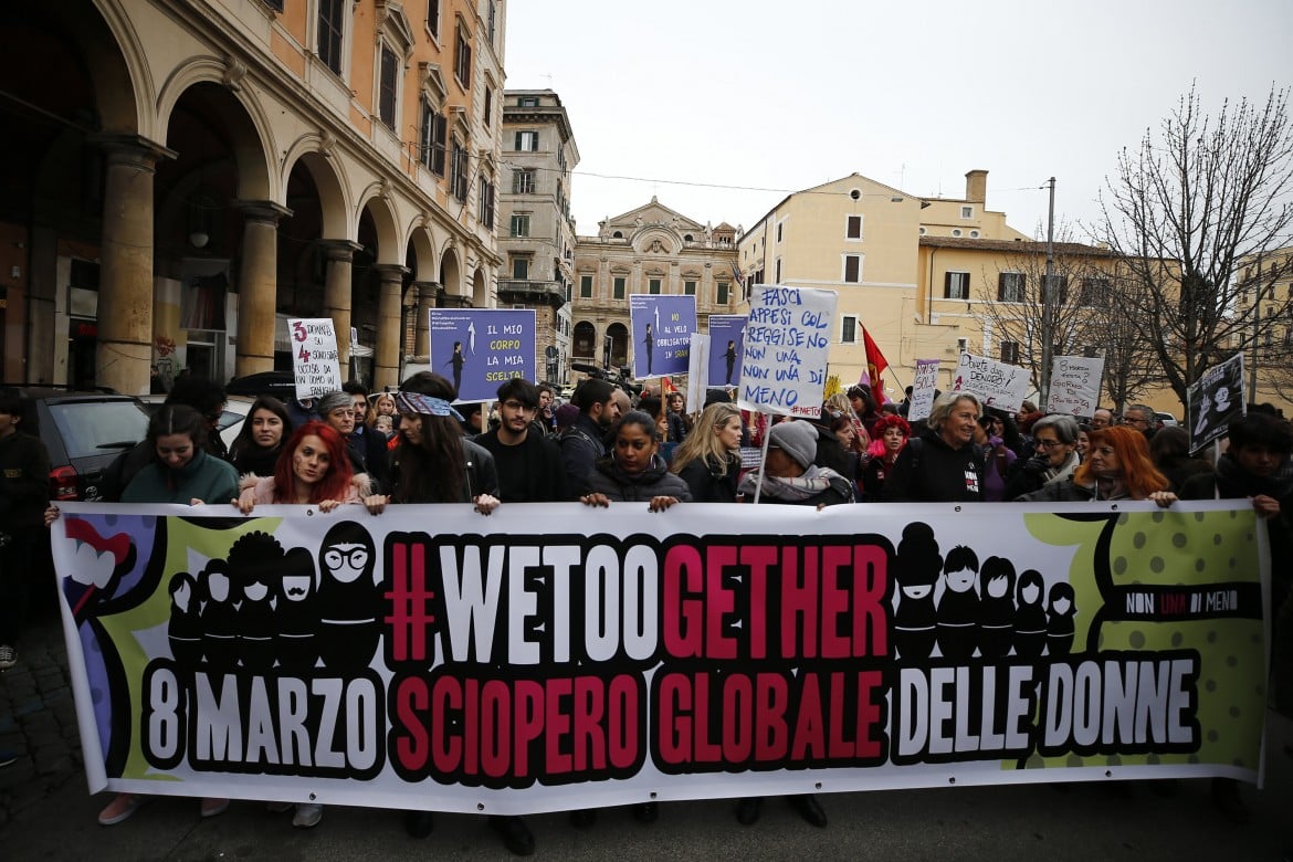 L’agitazione permanente irrompe nelle piazze italiane