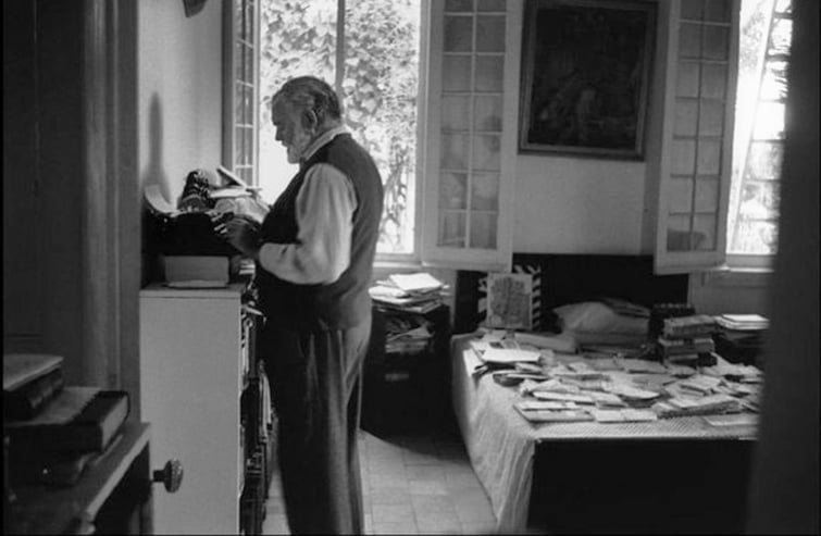 Ernest Hemingway torna a rivivere a Cuba  fra i suoi libri e foto