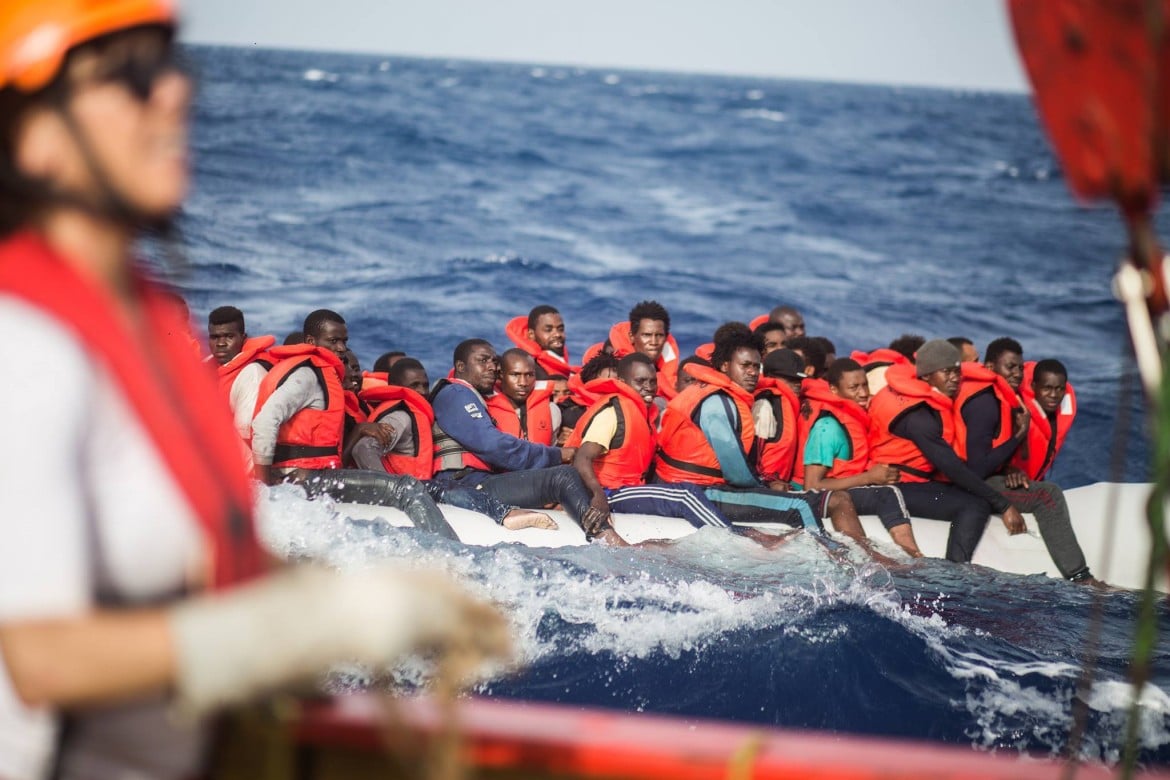 La Sea Eye salva 64 migranti