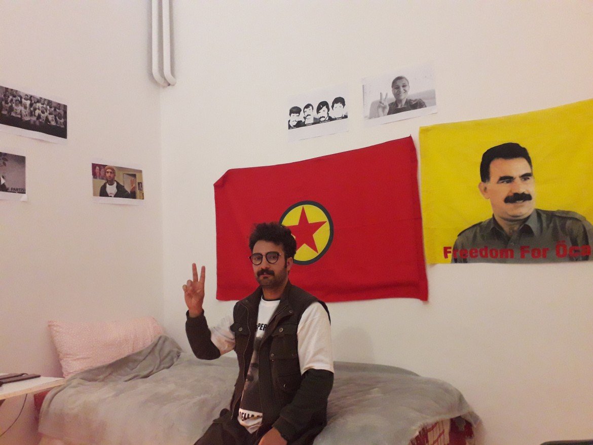 Erol a digiuno per il popolo curdo: «Alzate la voce, il silenzio ci uccide»
