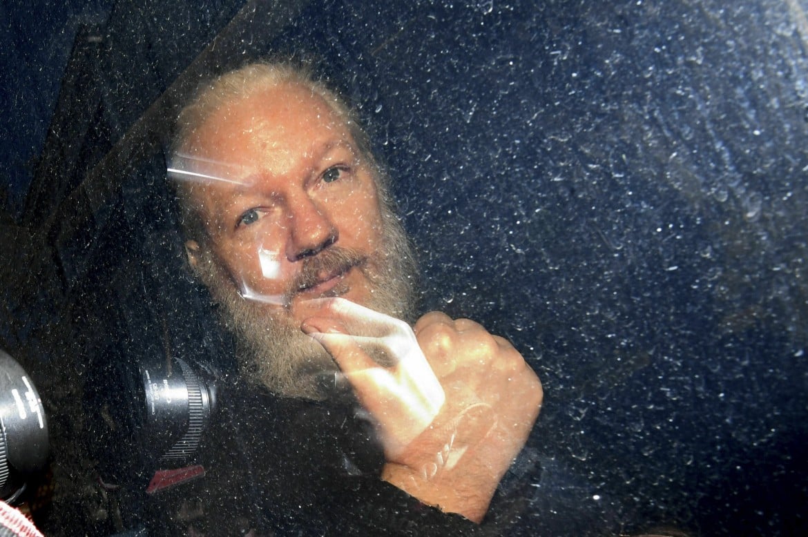 Assange ostaggio del cinismo occidentale