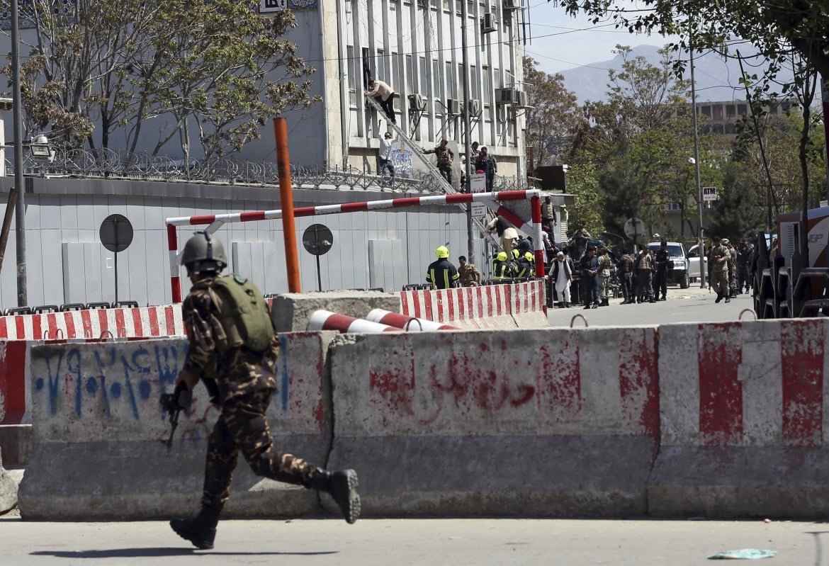 Kabul, battaglia nel giorno del dialogo interafgano