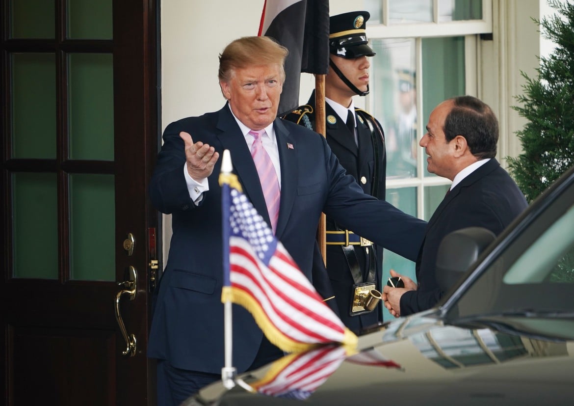 Trump accoglie al-Sisi: «Grande». La protesta di ong e deputati Usa