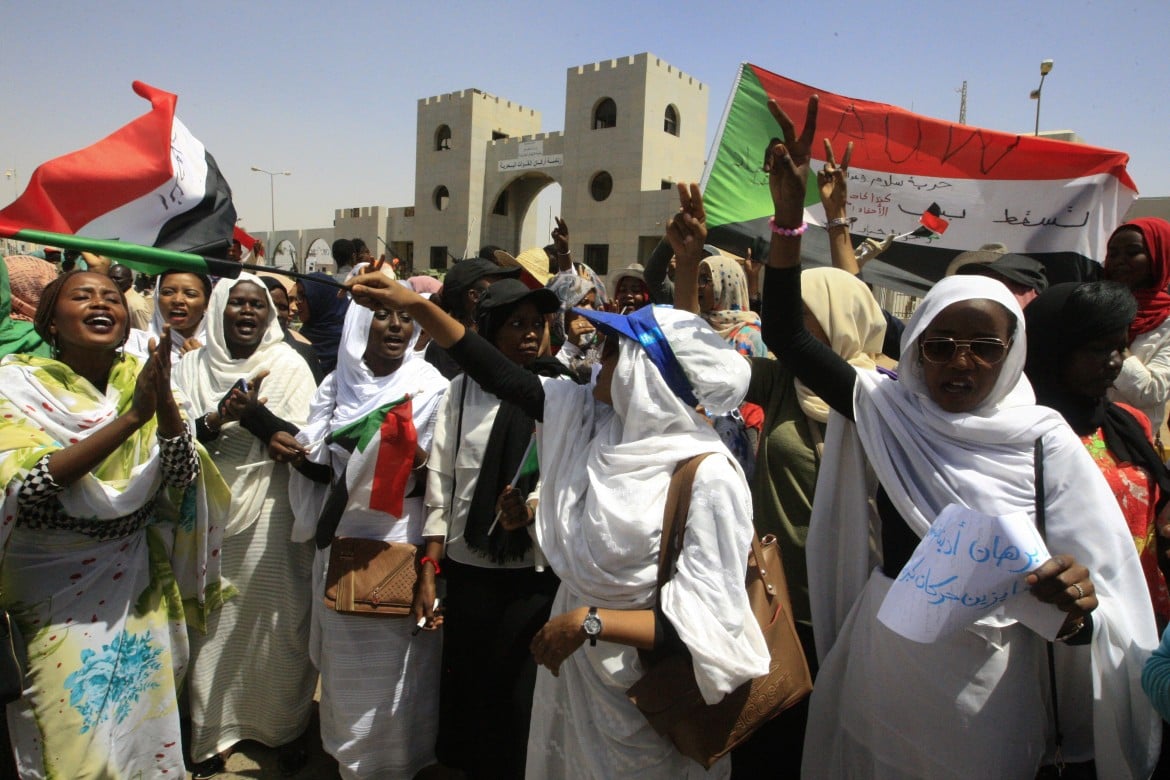 II Consiglio militare cambia volto ma non cede. E la protesta in Sudan va avanti