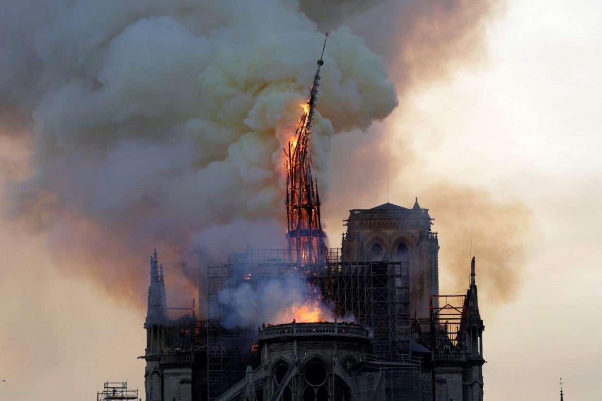 Notre-Dame in cenere, «è tutto perduto»