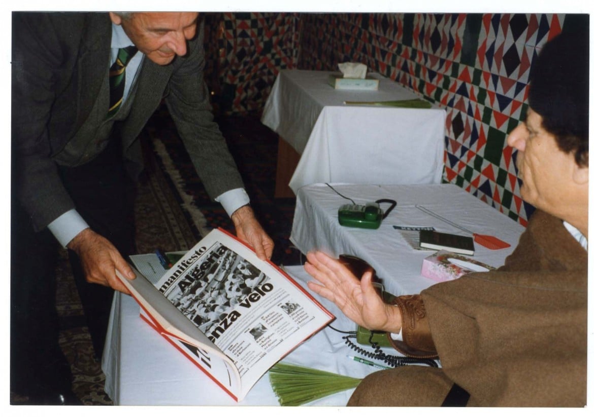 1998, Valentino intervista Gheddafi
